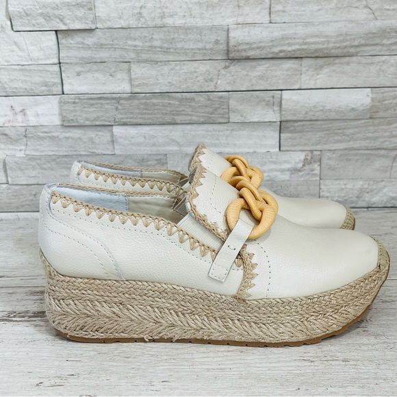Dolce Vita Cream and Tan Platform Sneakers - Picture 2 of 11